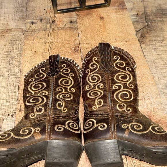 Ariat Kid's Cowgirls Size 8 Distressed Brown Shelleen Snip Toe Boots - Picture 12 of 12